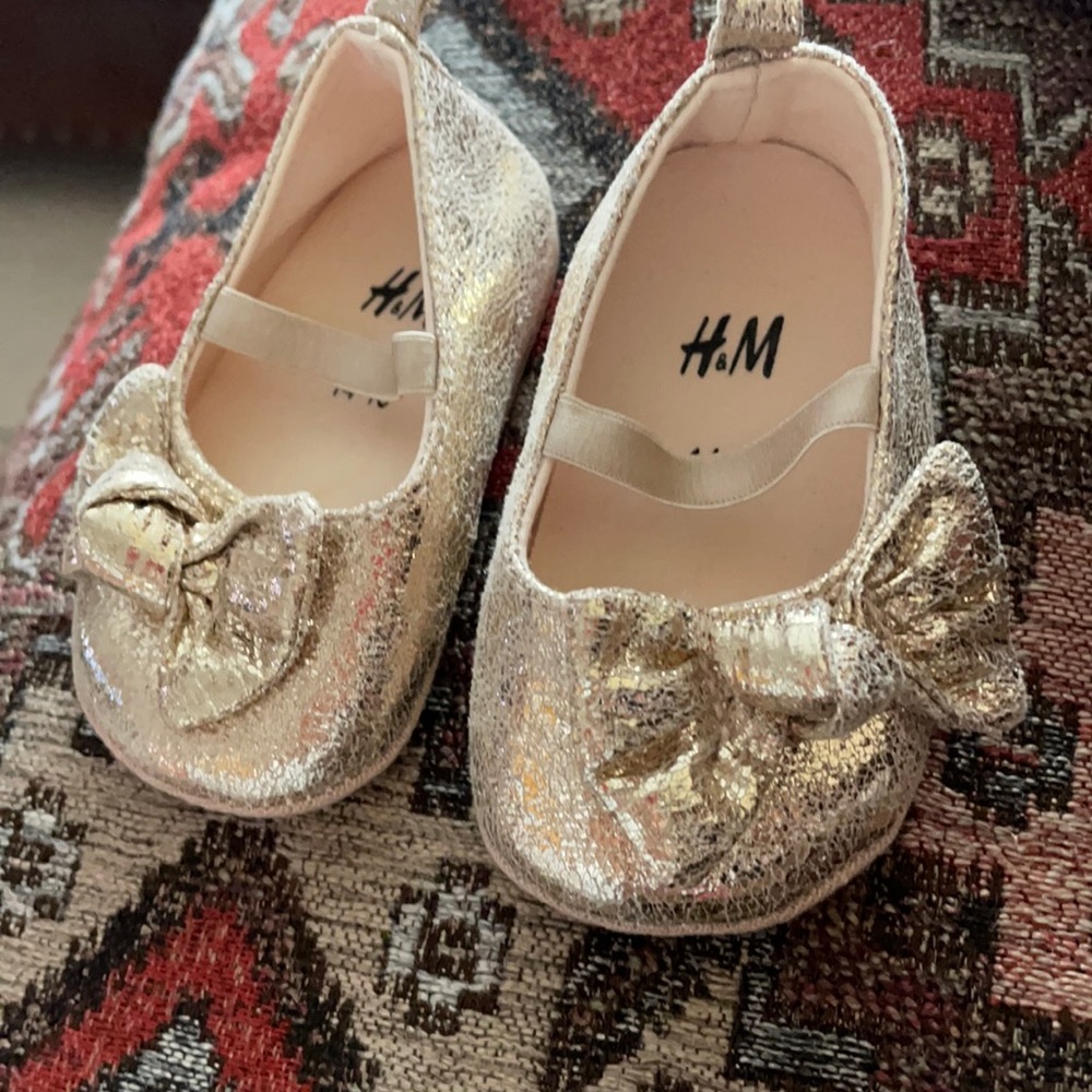 Beautiful golden Drees shoes for little girl infants